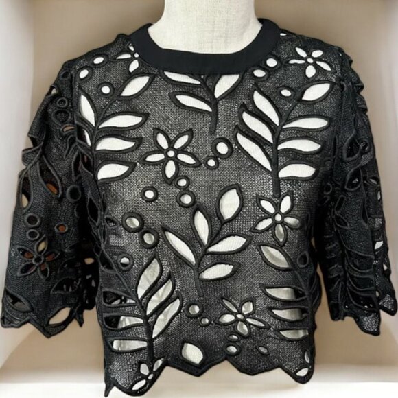 Gracia Black Lace Floral Cutout 3/4 Sleeve‎ Zip Crop Top - Picture 1 of 9